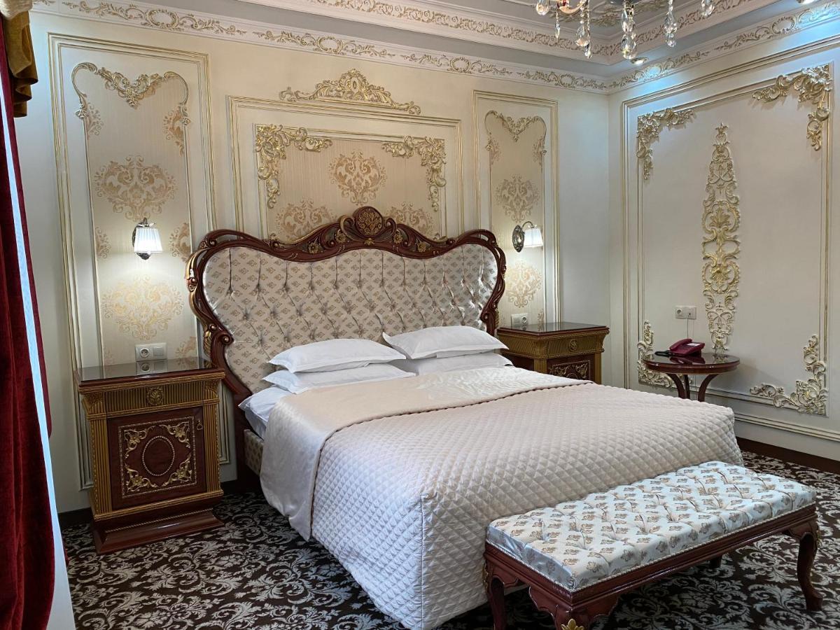 Lion Hotel Astana Exterior foto