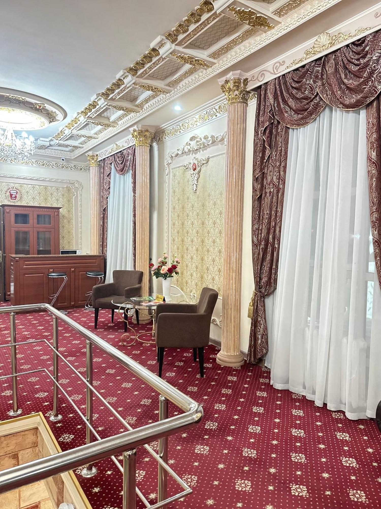 Lion Hotel Astana Exterior foto